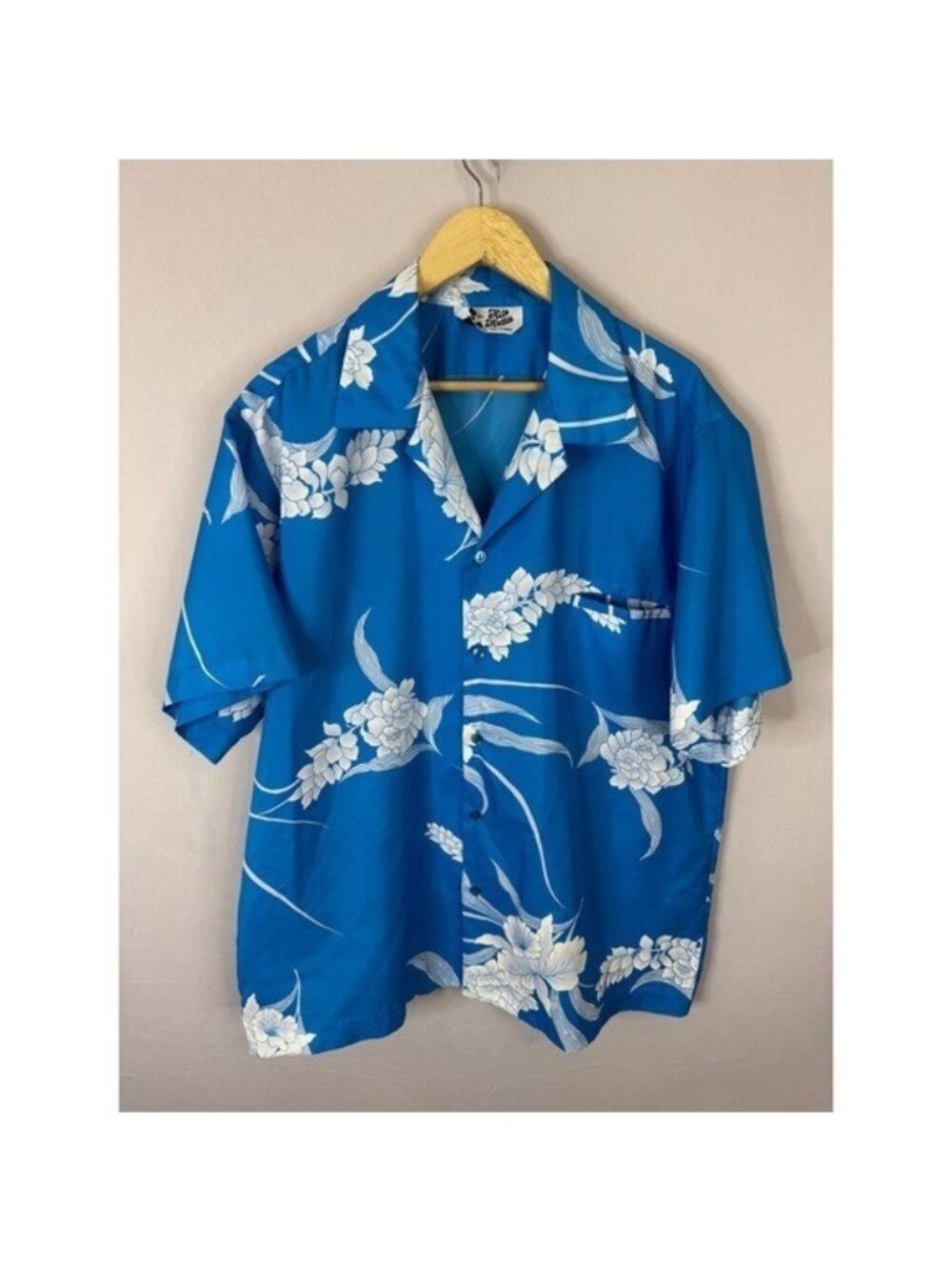 Hilo Hattie Mens L Blue White Tropical Floral Hawaiian Button Down Shirt